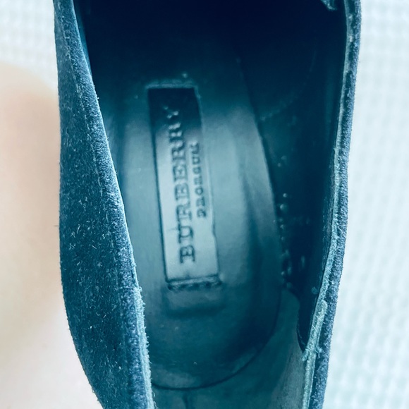 New authentic Burberry Prorsum, high heel out of suede in black color shoes. - Picture 7 of 8